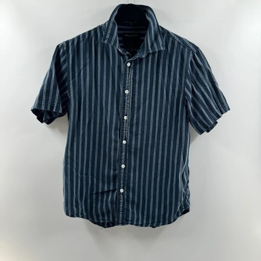 Banana Republic Blue Striped Button Up Shirt Men’s Size Medium